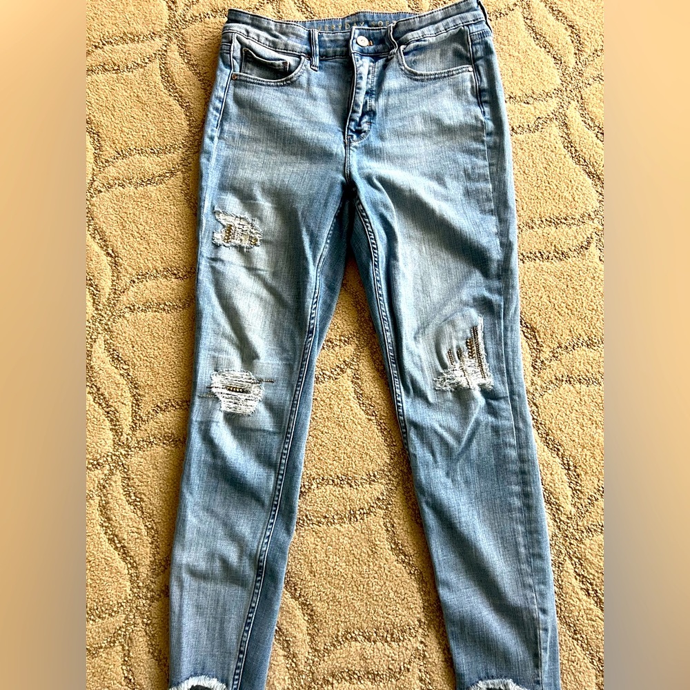 WHBM jeweled Everyday wear skinny jeans. Size 6. Worn twice!!!